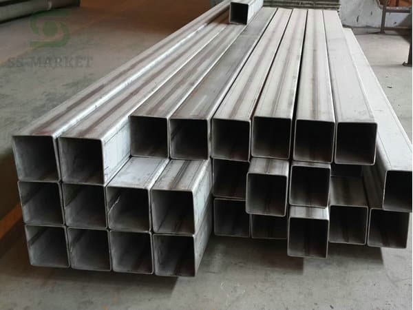 Welded pipes tubes